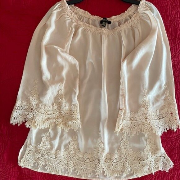 Melissa Paige Petite Peach Off-the-Shoulder Blouse with Lace Trim – Size PM - Picture 3 of 5